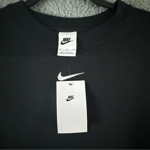 Nike Oversized Crewneck Sweatshirt Mod Crop Black Women’s Sz XL NWT - Picture 13 of 16